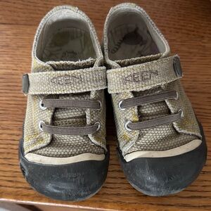 KEEN toddler Tan and Black Sneakers